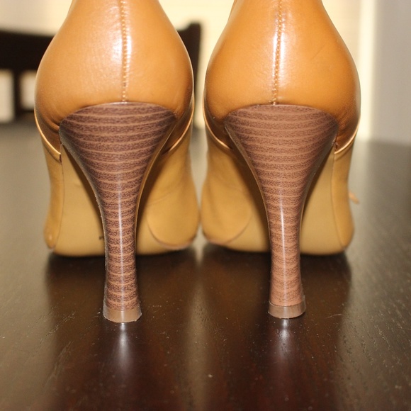 WESTIES TAN PUMPS SZ 8 BRAND NEW NEVER WORN - Picture 5 of 6